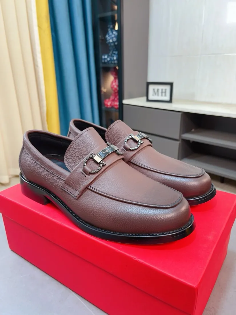 Men's shoes 💰560🌸🌸Water dyed cowhide 🆘[Salvatore Ferragamo] Ferragamo's latest casual business leather shoes for men! Available at counters simultaneously! The fabric is made of specially imported original suede calfskin, and the interior is made of imported water-dyed cowhide. It is absolutely luxurious and leads the fashion trend. Matching code: 38-44 45 customized